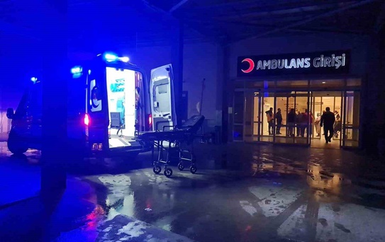 Minibüs tarlaya uçtu: 1 ölü, 2 yaralı