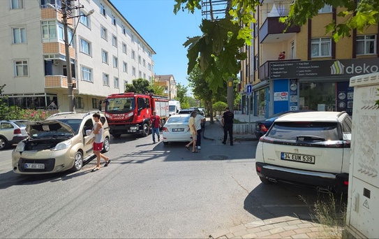 Kocaeli'de SUV ile hafif ticari araç çarpıştı