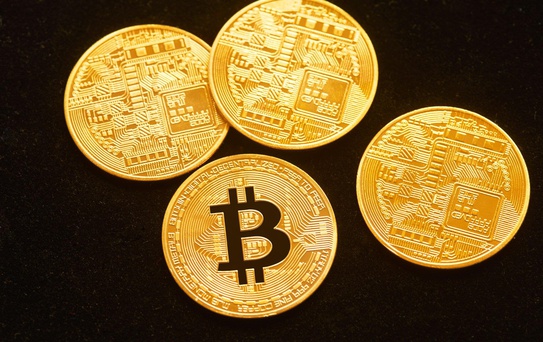 Bitcoin 81 bin doları aştı: Analistler ikiye bölündü