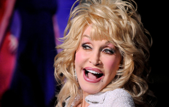 Bir dönem sonra sona erdi: Efsanevi şarkıcı Dolly Parton hayatını kaybetti