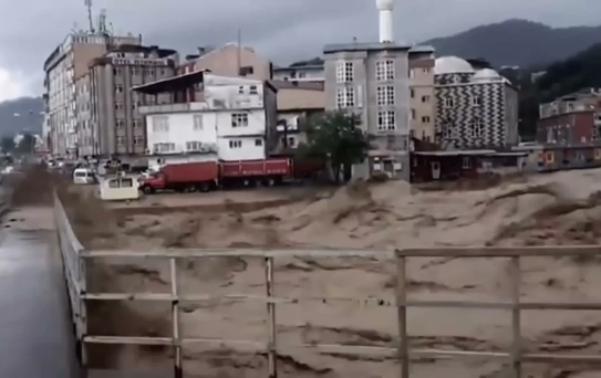 Hopa Devlet Hastanesi için kritik uyarı: “Aynı anda sel, taşkın ve heyelan riski var”