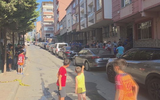Deodorant kutusu bomba gibi patladı, evde yangın çıktı: 3 kişi yaralandı