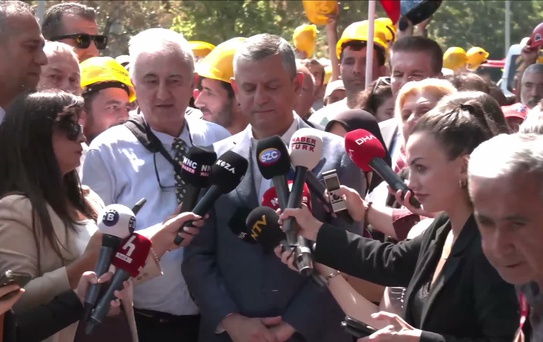 Özgür Özel'den Maden İşçilerine Destek: 'Kayyum Atayın, Borçları Ödesin'