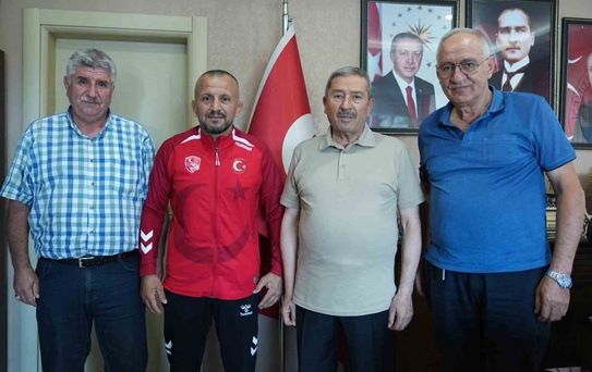 Darende Belediye Başkanı Bozkurt, dünya şampiyonu Semih Özdemir’i ağırladı