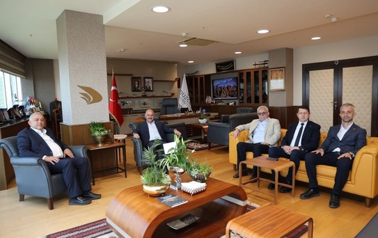 Düzce Üniversitesi Rektörü Sözbir, DTSO Heyetini Ağırladı