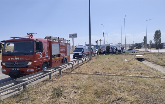 Sungurlu'da Ambulans ve Pikap Çarpıştı