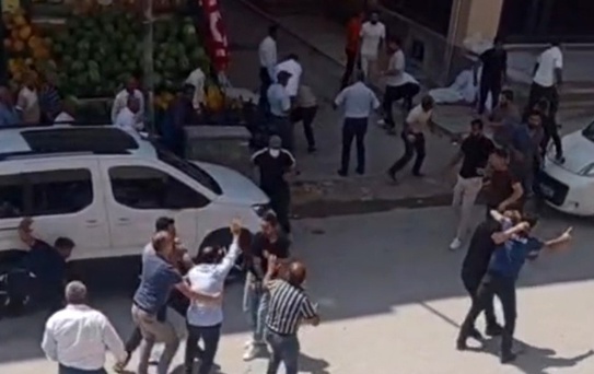 Muradiye'de Aileler Arasında Kavga: Bir Genç Hayatını Kaybetti