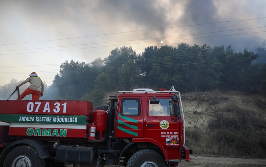 Antalya'da Yangın: 1 Ev Küle Döndü