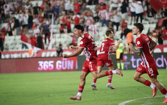 Antalyaspor, Sarıyer'e 1-2 Mağlup