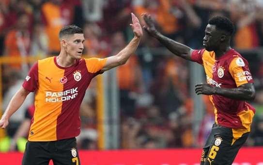 Galatasaray, Göztepe'yi 3-2 Yenerek Lider Oldu