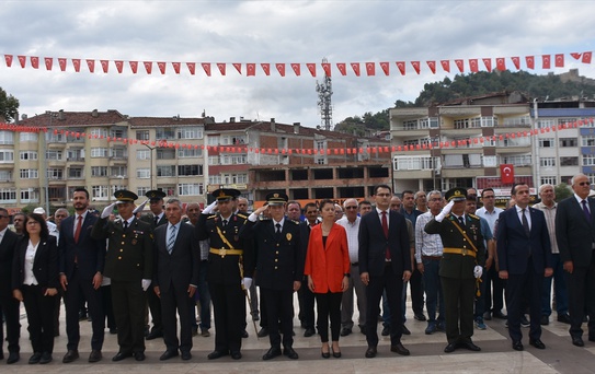 Zafer Bayramı Törenleri Boyabat ve Ayancık'ta Kutlandı