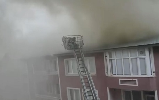 Erzurum'da Apartman Çatısında Yangın