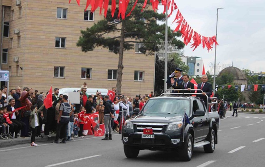 Kayseri’de Zafer Bayramı coşkuyla kutlandı