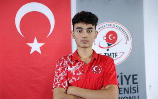 Masa Tenisinde Engelli Gençten 3 Madalya
