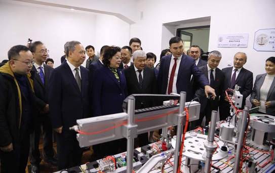 Kırgızistan ve Çin Arasındaki İlişkiler Güçleniyor