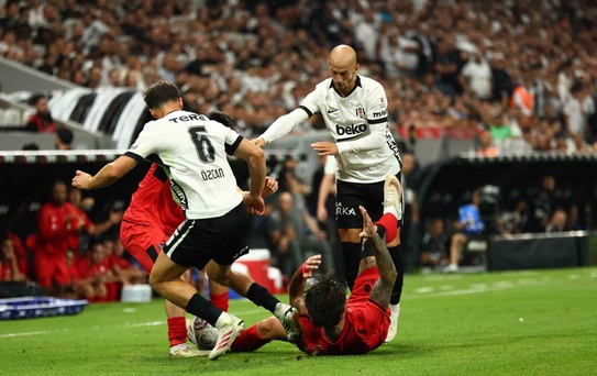 Beşiktaş 2-0 Önde