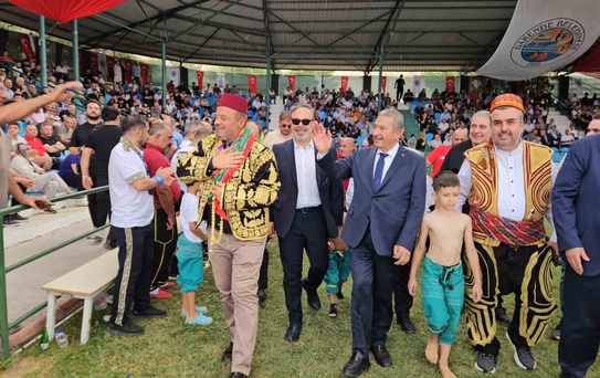 Zengibar Karakucak Güreşleri’nin başpehlivanı Feyzullah Aktürk