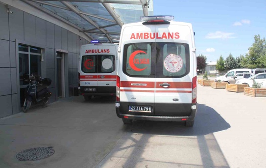 Konya'nın Beyşehir ilçesinde motosiklet devrildi, sürücü M.Ö. yaralanarak hastaneye kaldırıldı