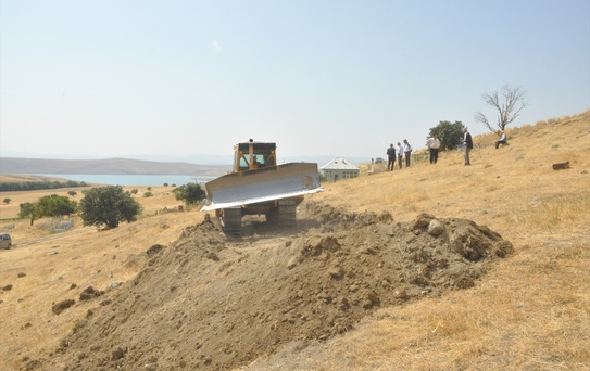 Muş'un Bulanık ilçesinde Koyunağlı köyünde 40 dönümlük mesire alanının temeli törenle atıldı