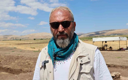 Diyarbakır'ın Ergani ilçesinde Çayönü Tepesi'nde madencilik tarihine ışık tutan 42 malakit ve bakır nesne bulundu