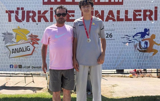 Denizli'deki ANALİG finalinde Erzincanlı atlet Ali Eren Yüksel, uzun atlamada 5,90 metreyle Türkiye ikincisi oldu