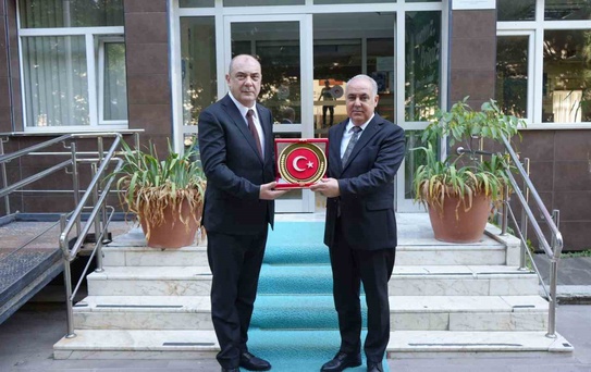 ESO Yönetim Kurulu, Çevre İl Müdürü Yalçın'a Ziyarette Bulundu: Sanayinin Yeşil Dönüşümü ve Sürdürülebilirlik Ele Alındı