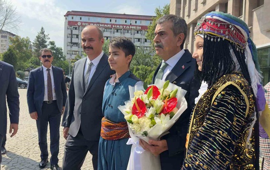 Milli Eğitim Bakanı Tekin, Batman Valiliğinde Eğitim Yatırımlarını ve Okul İhtiyaçlarını Ele Aldı