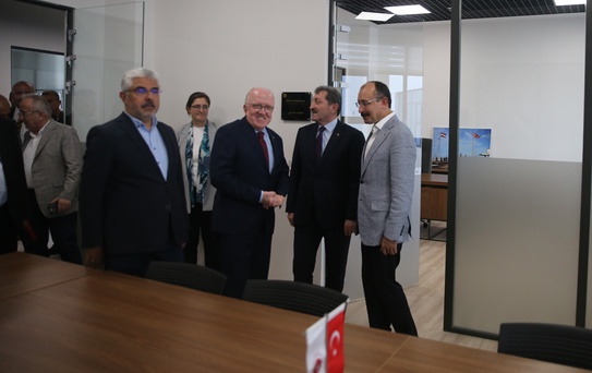Samsun Üniversitesi Ballıca Kampüsü'nde tütün depolarından dönüştürülen yeni rektörlük binası törenle hizmete girdi