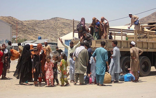 Pakistan ve İran'dan bir milyon Afgan zorla sınır dışı edildi, Torkham'daki dönüş yolculuğunda umutsuzluk hakim