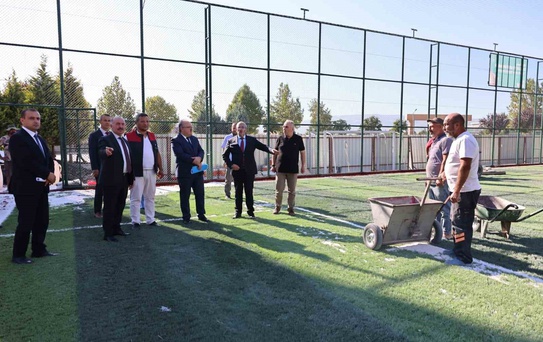 Çorum Valisi Ali Çalgan, yeni eğitim yılı öncesi okullardaki çalışmaları inceledi