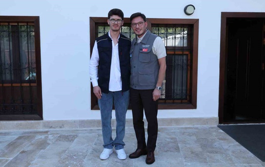 Kendi sesiyle karşılaşan başkan Yazıcıoğlu kahkahalara boğuldu
