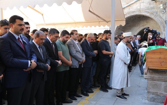 AK Parti Kadın Kolları MKYK Üyesi Çiftçi, memleketi Şanlıurfa'da toprağa verildi
