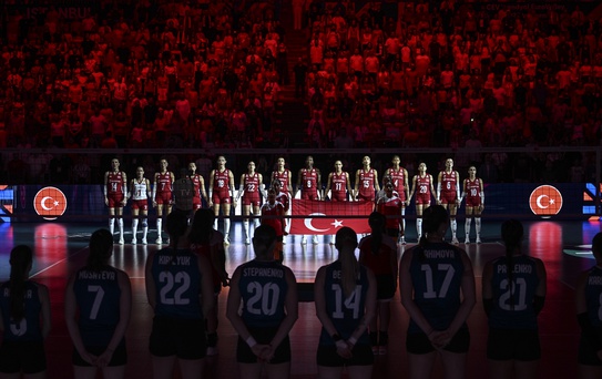 A Milli Kadın Voleybol Takımı, Trendyol 2026 CEV Avrupa Şampiyonası son 16 turunda Azerbaycan'ı 3-0 yenerek çeyrek finale yükseldi;