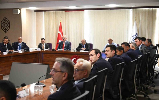 Balıkesir'de eğitimde güvenlik tedbirleri Vali Ustaoğlu başkanlığında masaya yatırıldı