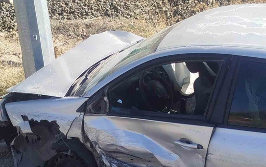 Elazığ Yurtbaşı'nda iki otomobil çarpıştı, 5 kişi yaralandı