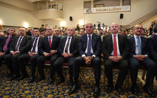 Bakan Ersoy: 2026 İlk Yarıda 25,8 Milyon Turist