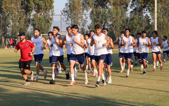 Menemen FK ligde kalma kararı aldı ve lisansları çıkardı