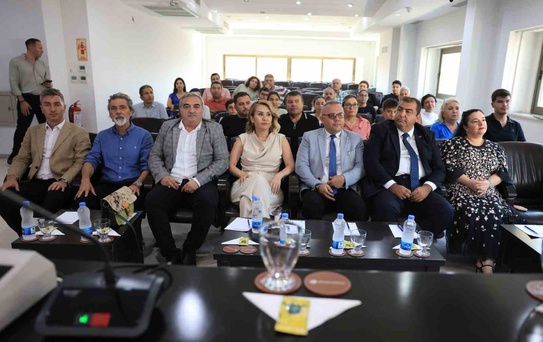 Mersin'de LGS ve YKS'de dereceye giren öğrenciler ödüllendirildi