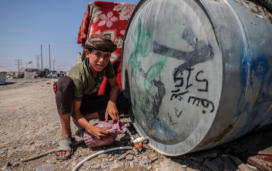 Rakka'daki kamplarda 10 bin yerinden edilmiş kişi temel ihtiyaçlardan yoksun yaşıyor