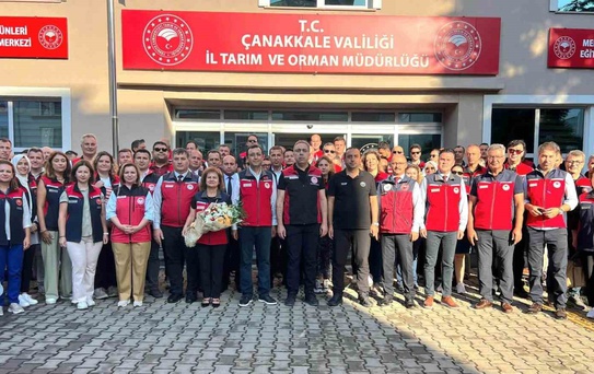 Tarım Bakan Yardımcısı Gümen, Gökçeada'da üzüm hasadına katıldı