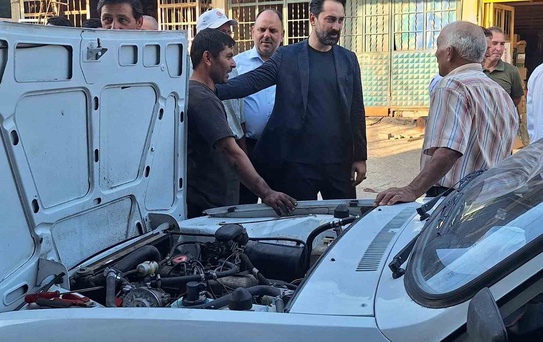 AK Partili Arınç, Selendi'de esnaf ve muhtarların sorunlarını yerinde dinledi