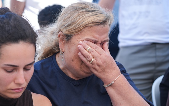 Silivri'deki gemi kazasında kayıpların yakınları umutla bekliyor