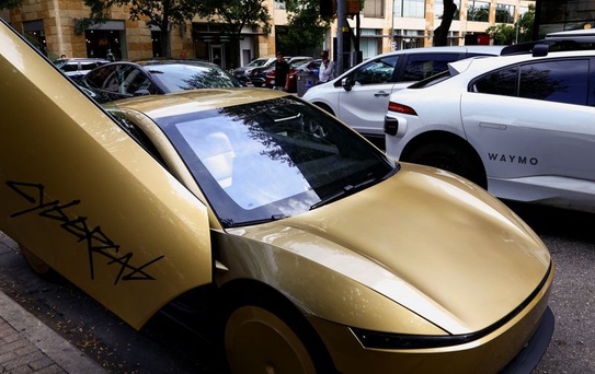 Tesla'nın Cybercab'i Austin'de sürüşlere başladı, NHTSA güvenlik soruşturması açtı