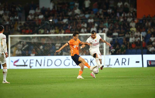Süper Lig'de Galatasaray deplasmanda Başakşehir'i 3-2 mağlup etti