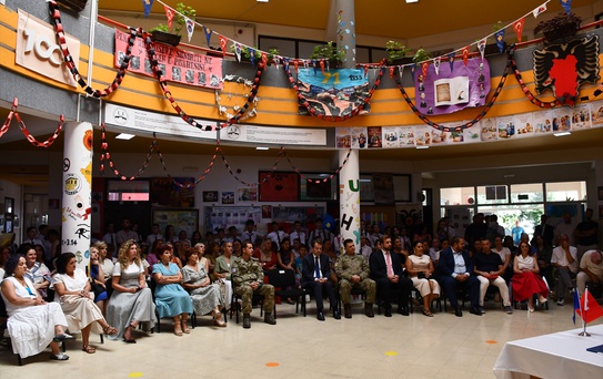 Kosova Prizren'deki ilkokula Mehmetçik oyun parkı kurdu