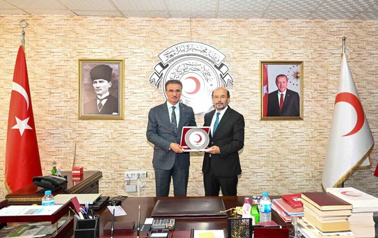 Vali Baruş, Kızılay Erzurum Şubesi'nde yürütülen çalışmalar hakkında bilgi aldı