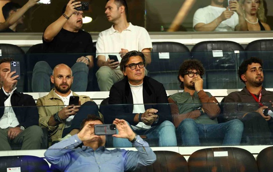 Montella, Süper Lig'de Başakşehir-Galatasaray derbisini tribünden canlı izledi