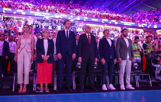 A Milli Kadın Voleybol Takımı, Sırbistan'ı 3-0 yenerek Avrupa Şampiyonası'nda finale yükseldi