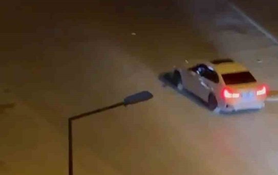 İzmir Gaziemir'de drift atan sürücüye 140 bin TL ceza kesildi, aracı 60 gün men edildi