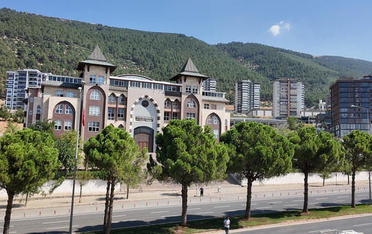 Kahramanmaraş okul saldırısı davasında İsa Aras Mersinli'nin annesi tahliye edildi